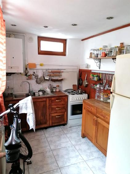 Apartament cu 3 camere semidecomandat în Blumăna