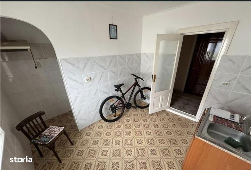 Apartament 3 camere, etaj 1, 80mp, decomandat, 2 balcoane, boxa - 2