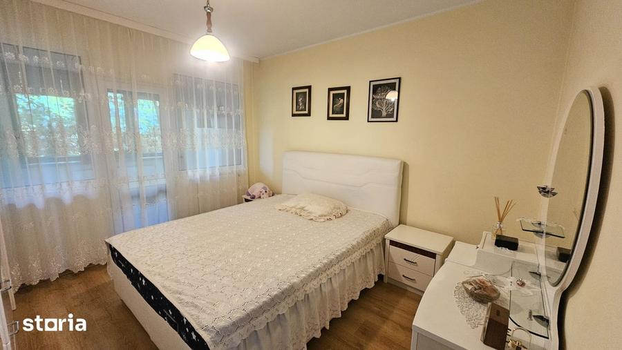Apartament cu 2 camere decomandat în Micro 17