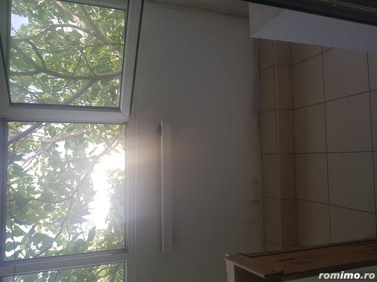 Apartament cu 3 camere decomandat în Traian