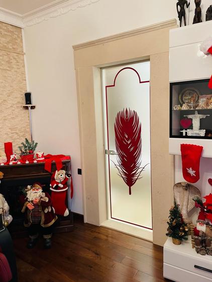 Apartament cu 3 camere semidecomandat, mobilat în Central