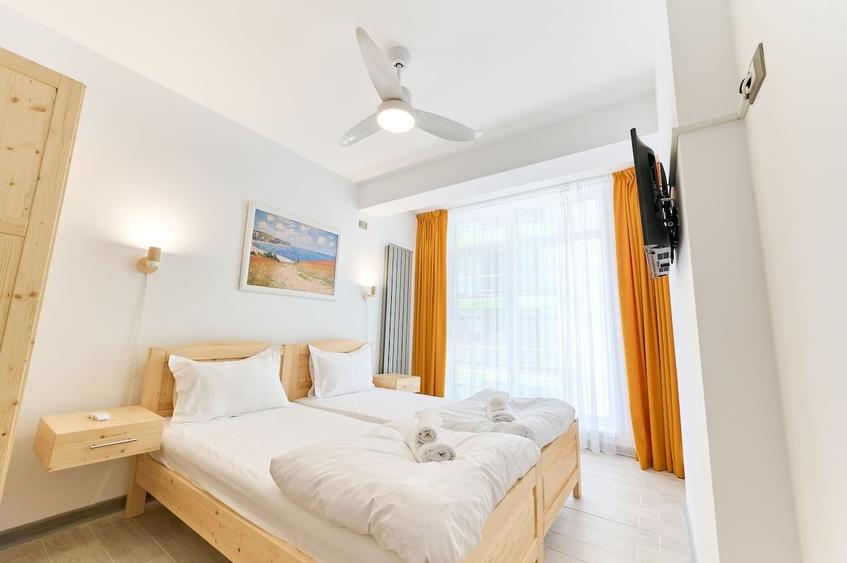 Apartament cu 3 camere decomandat în Mamaia-Sat