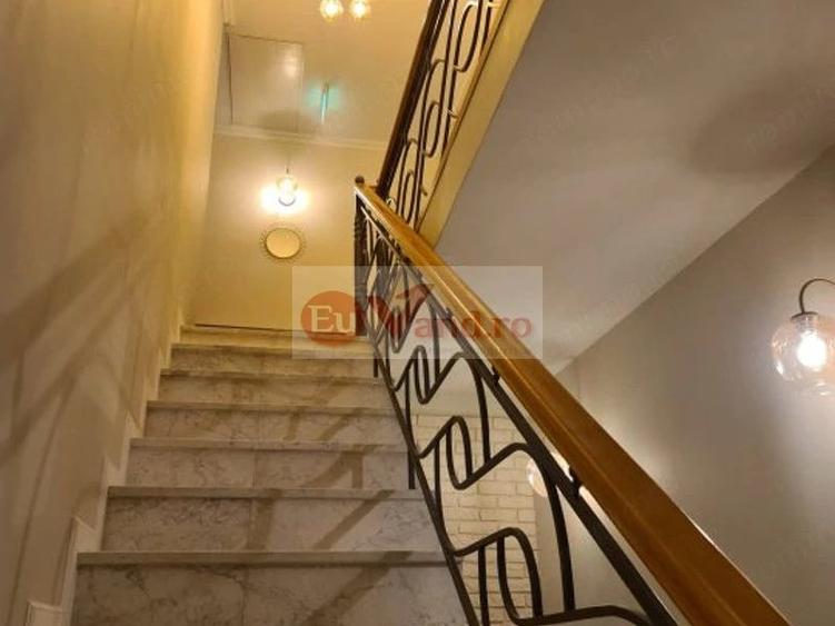 Casă cu 7 camere cu Teren 300 Mp în Faleză