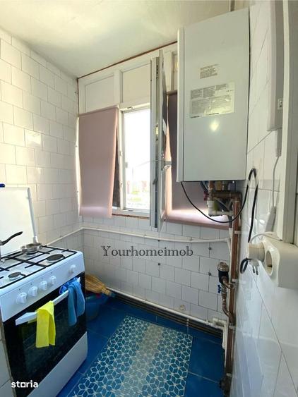 Apartament cu 2 camere semidecomandat în Craiovița Nouă