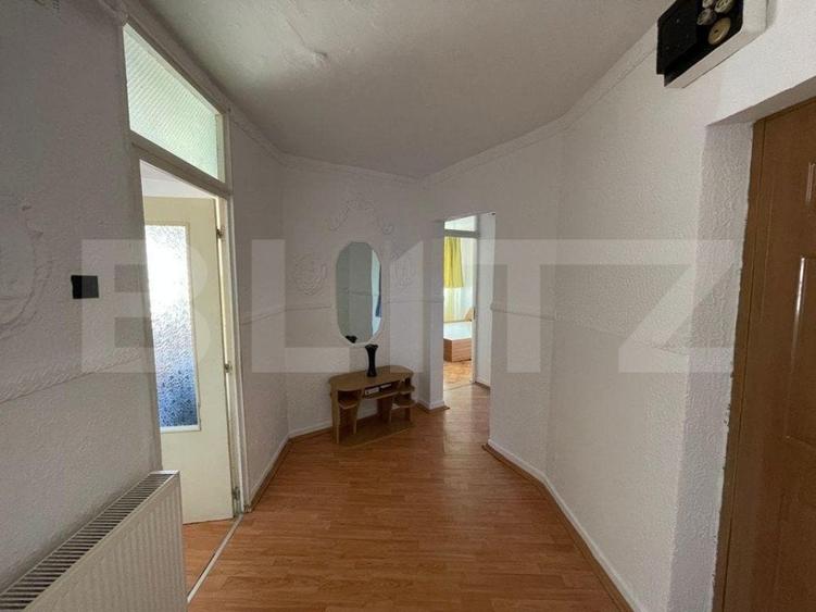 Apartament cu 2 camere decomandat, mobilat în Cugir