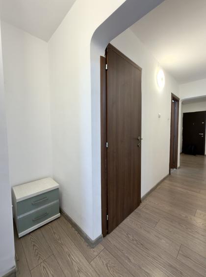 Apartament cu 3 camere decomandat, mobilat în Moșilor