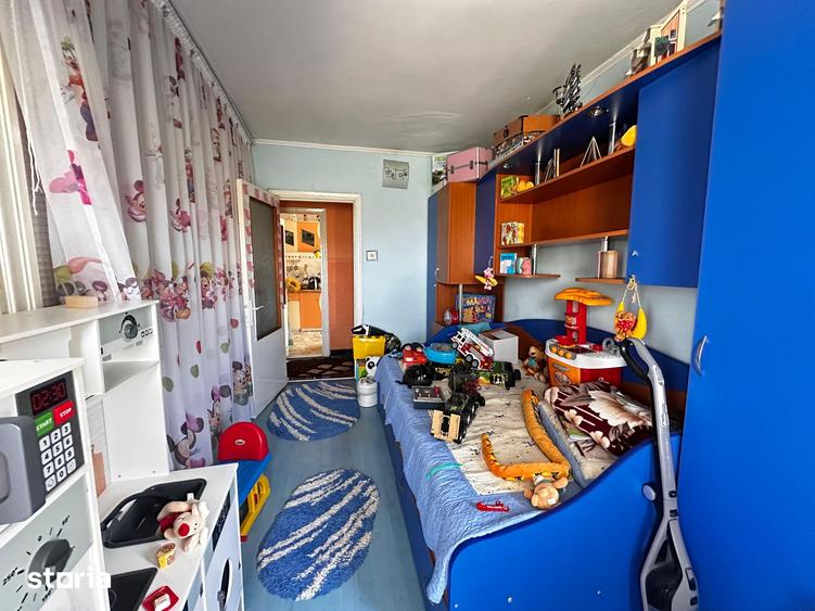 Apartament cu 4 camere, mobilat în Central