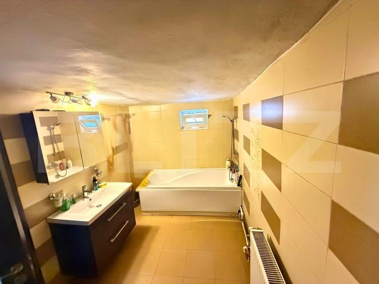 Casă individuală cu 4 camere cu Teren 1237 Mp în Sud-Vest