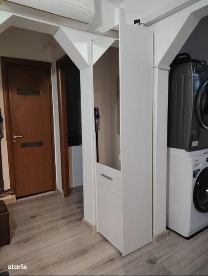 Apartament cu 3 camere decomandat în Craiovița Nouă