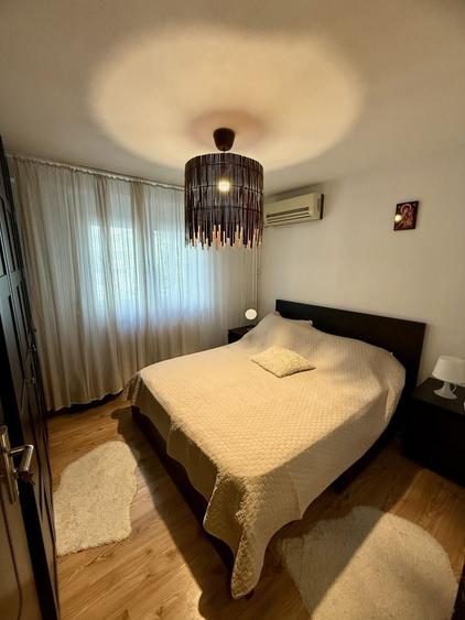 Apartament cu 2 camere decomandat în Victoriei
