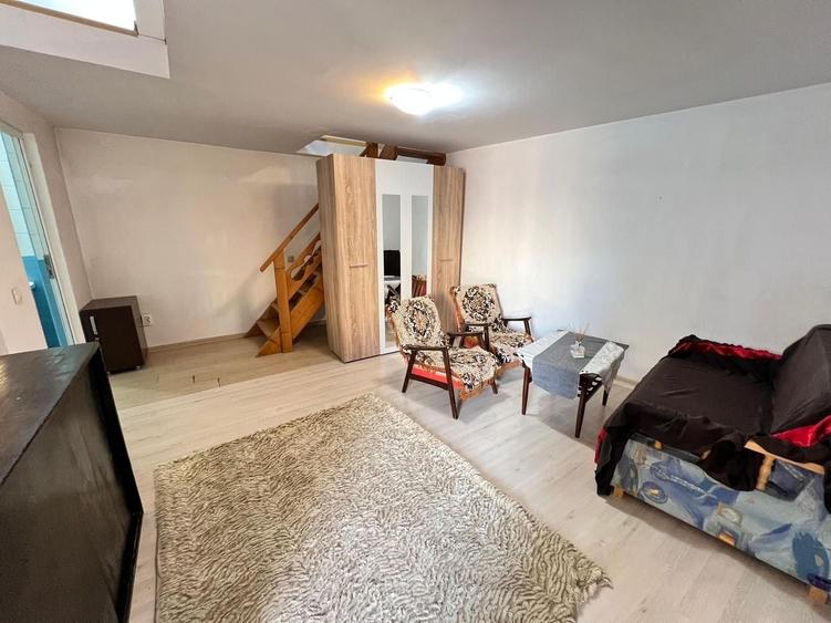 Apartament cu 2 camere decomandat, mobilat în Central