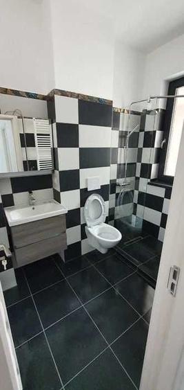 Garsonieră decomandată în Central