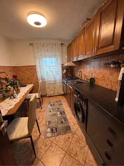 Apartament cu 2 camere decomandat, mobilat în Central