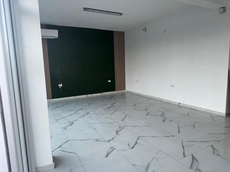 Spațiu comercial, de 78 mp, în Șimnicu de Sus