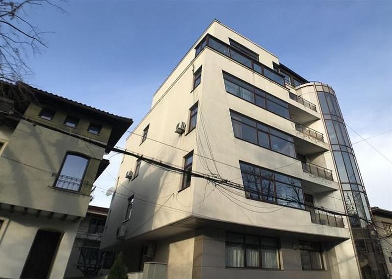 Birou, de 198 mp, în Casin