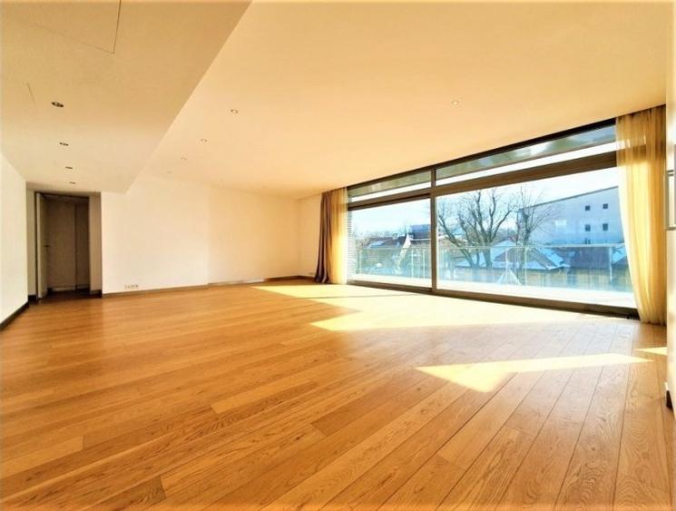Apartament cu 4 camere în Kiseleff