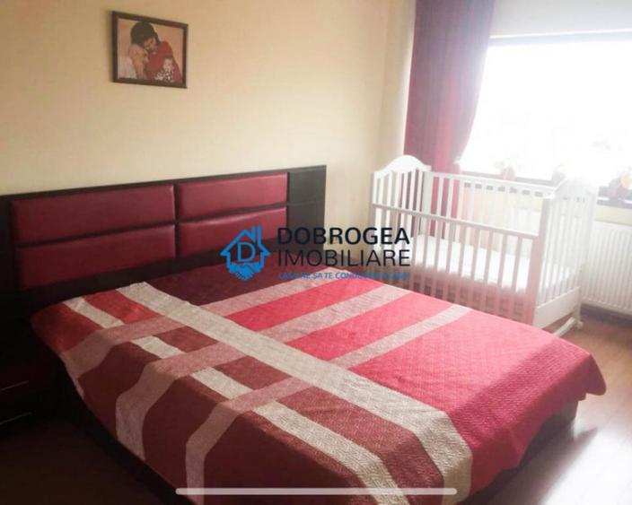 Apartament cu 3 camere decomandat în Păcii