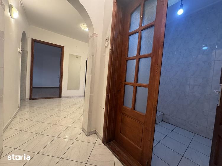 Apartament cu 3 camere decomandat în Tătărași