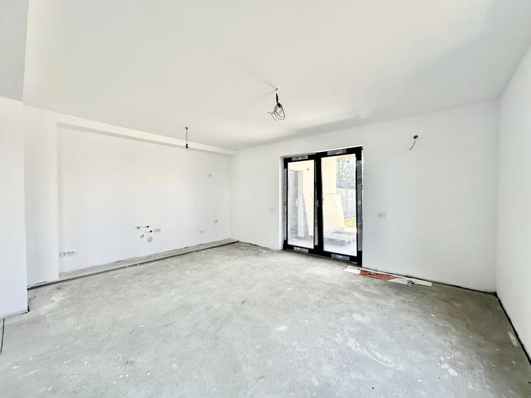 Duplex cu 4 camere cu Canalizare în Bazoșu Nou