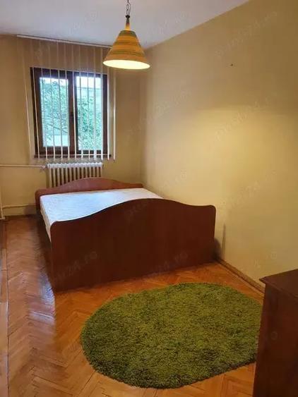 Apartament cu 3 camere semidecomandat în Dacia