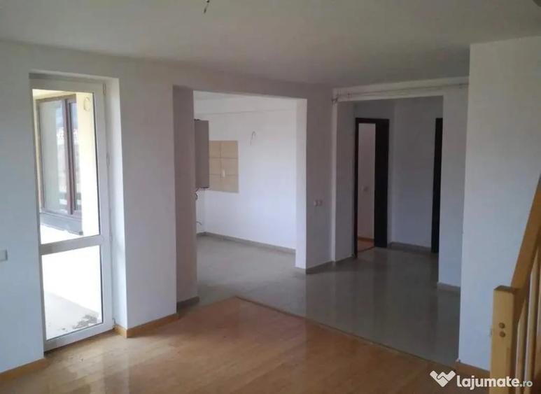 Apartament cu 4 camere decomandat în Tohanu Nou