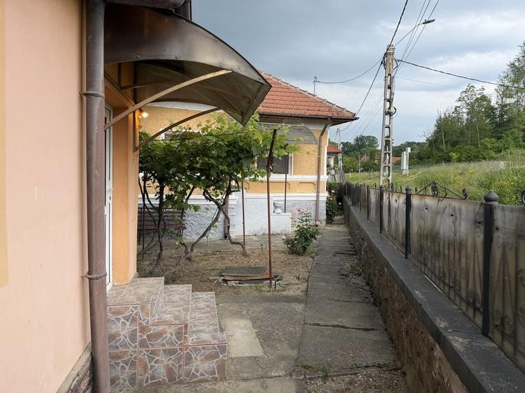 Casă cu 4 camere în Celei