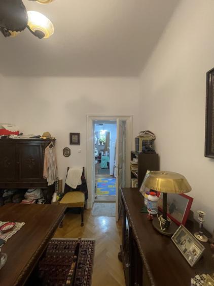 Apartament cu 2 camere semidecomandat în Capitale