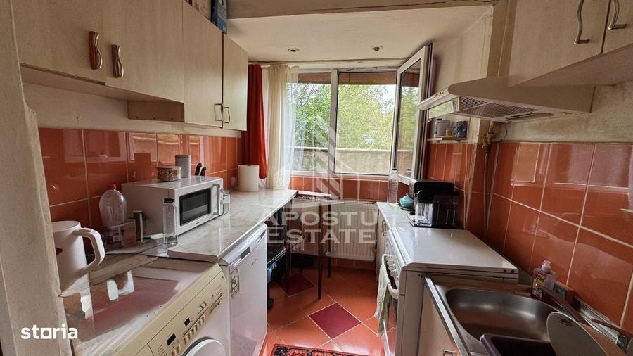 Apartament cu 2 camere semidecomandat în Lipovei