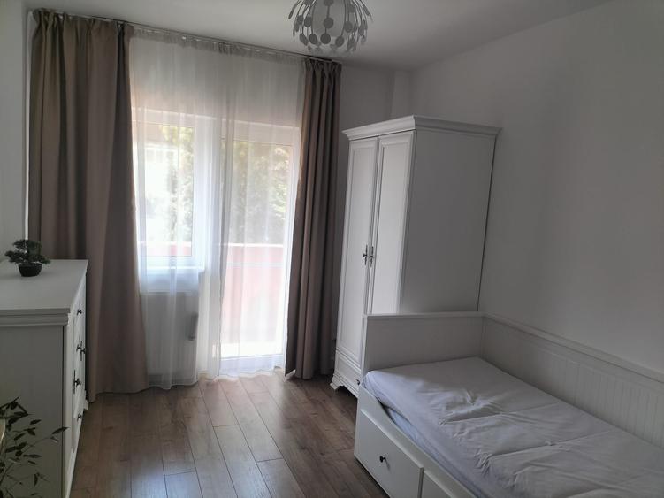 Apartament cu 3 camere decomandat în Cetate