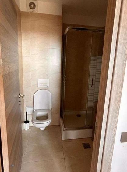 Apartament cu 3 camere decomandat, mobilat în Panduri