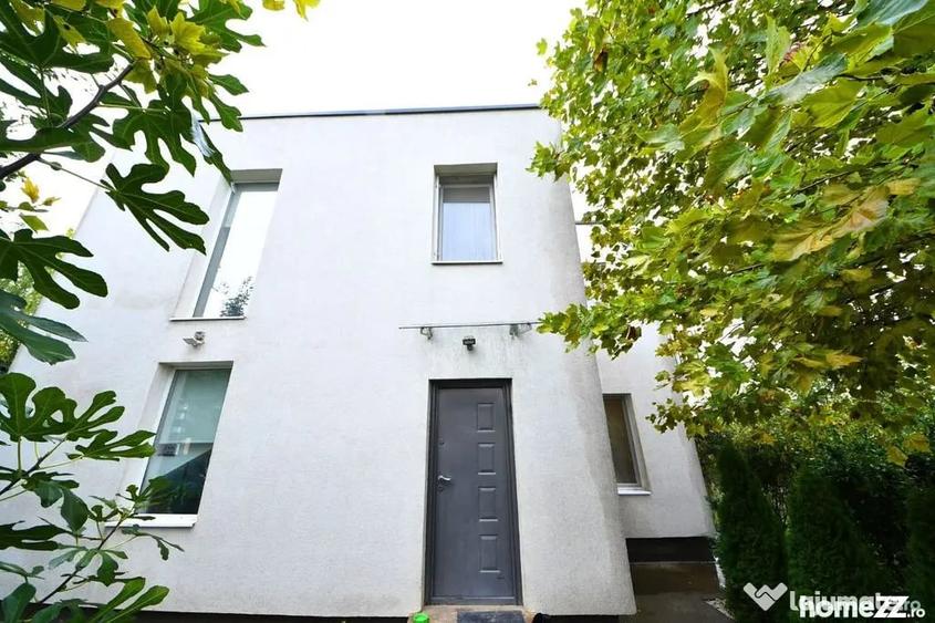 Casă cu 5 camere cu Teren 500 Mp în Ultracentral