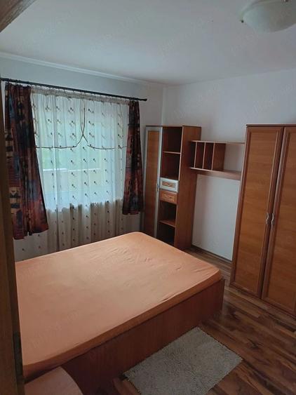 Apartament cu 4 camere decomandat, mobilat în Zorilor