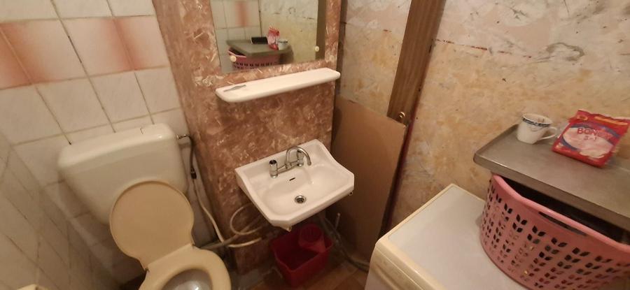 Apartament cu 3 camere semidecomandat în Colentina