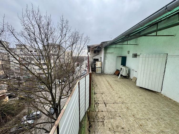 Apartament cu 4 camere decomandat în Central