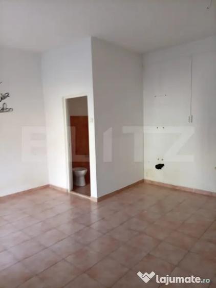 Spațiu comercial, de 25 mp, în Central