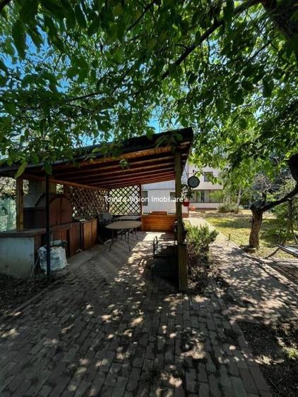 Casă individuală cu 5 camere cu Teren 1538 Mp în Crevedia