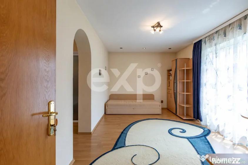 Casă cu 5 camere cu Teren 3659 Mp în Sărata