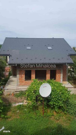 Casa la rosu cu teren 450 mp Strada Strugurilor, Iasi | Proprietar