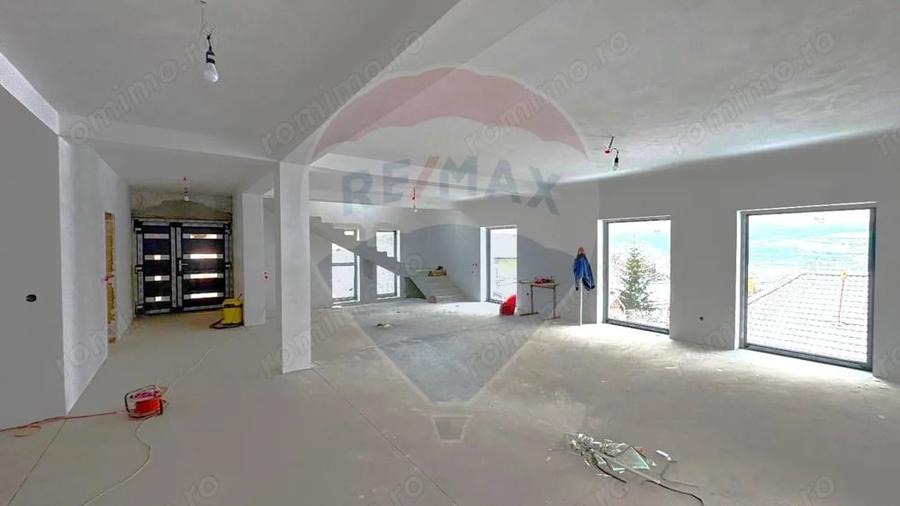 Casă cu 2 camere cu Teren 822 Mp în Central