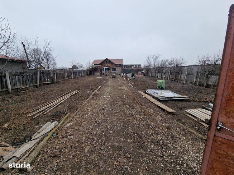 Teren de 650 mp, în Vânători