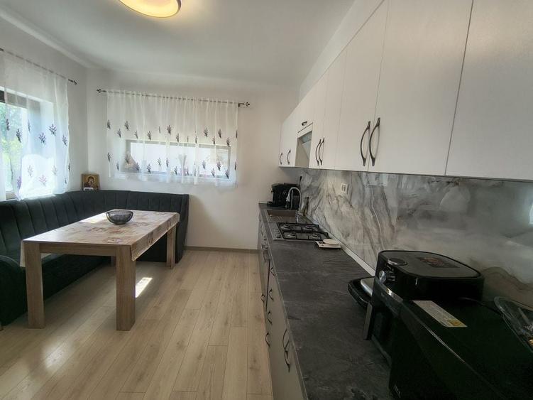 Casă cu 4 camere în Central