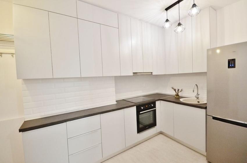 Apartament cu 2 camere semidecomandat, mobilat în Titan