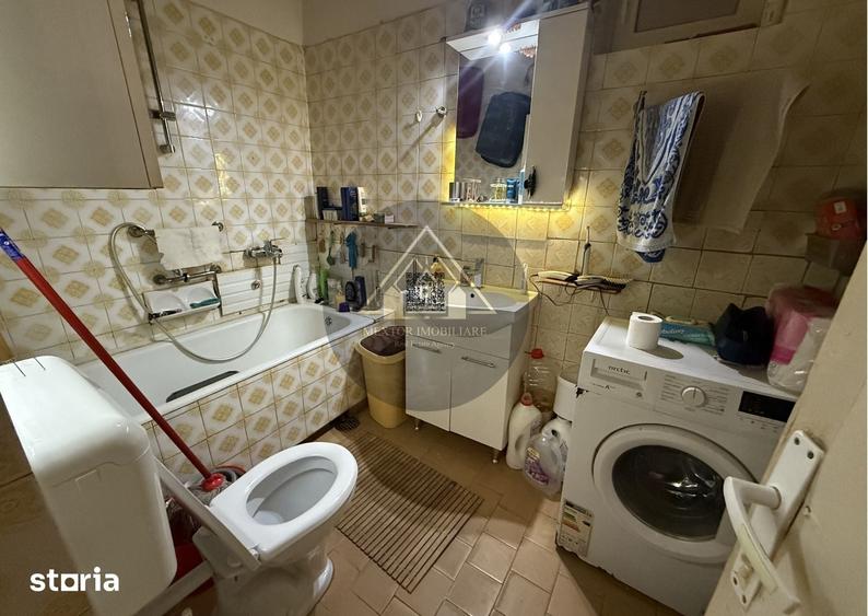 Casă cu 3 camere decomandat cu Teren 300 Mp în Central