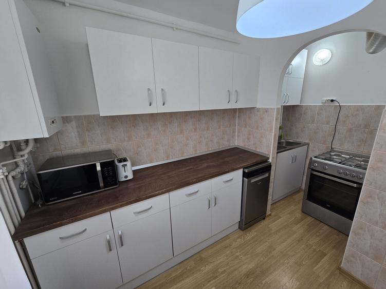 Apartament cu 2 camere decomandat în Lenin