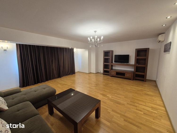 Apartament cu 3 camere în Centrul Civic