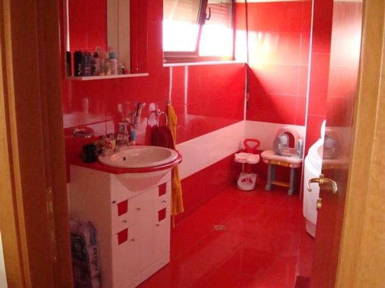 Casă cu 6 camere cu Piscina în Drumul Taberei