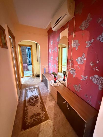 Apartament cu 3 camere în Mircea cel Bătrân