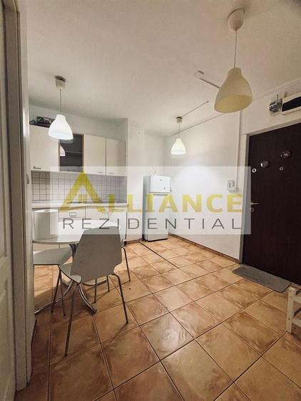 Apartament cu 3 camere decomandat, mobilat în Tineretului