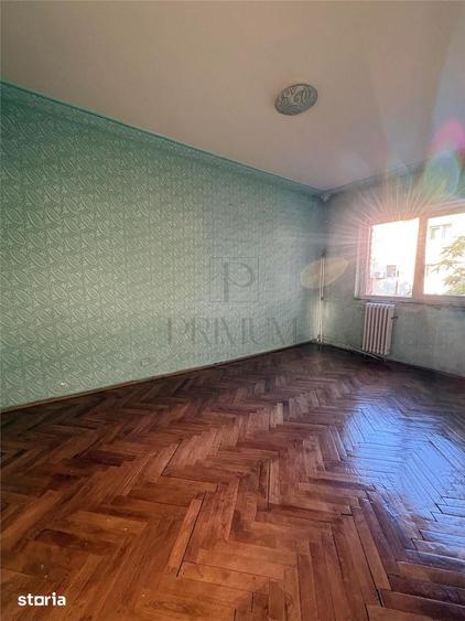 Apartament cu 3 camere semidecomandat în Est