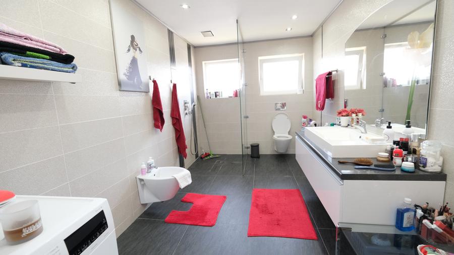 Casă individuală cu 26 camere cu Canalizare în Ultracentral